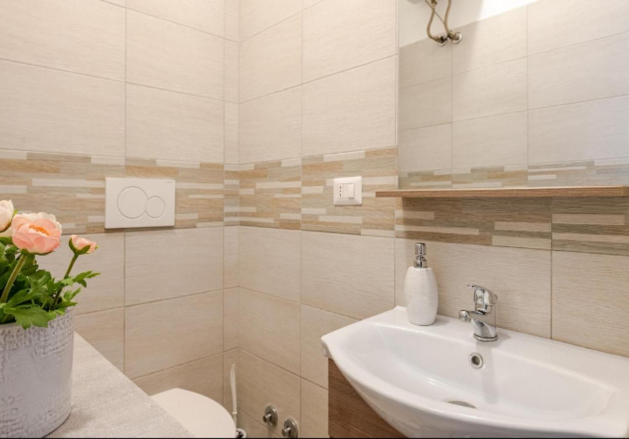 Secret Casa Bovari Metro B1 Conca D'Oro Rom Exteriör bild